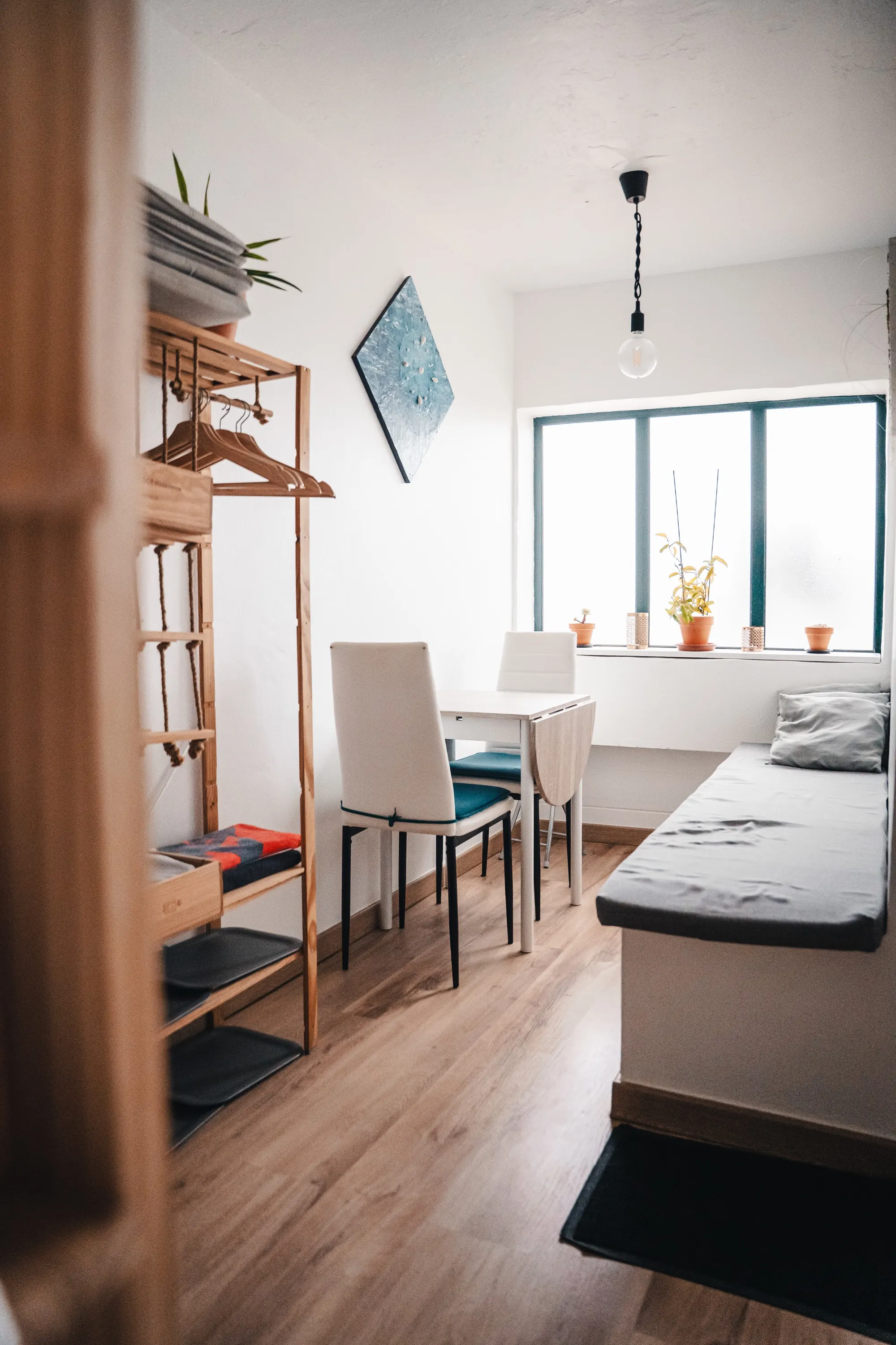 Ocean View Flat — photography by Martin Kozojed