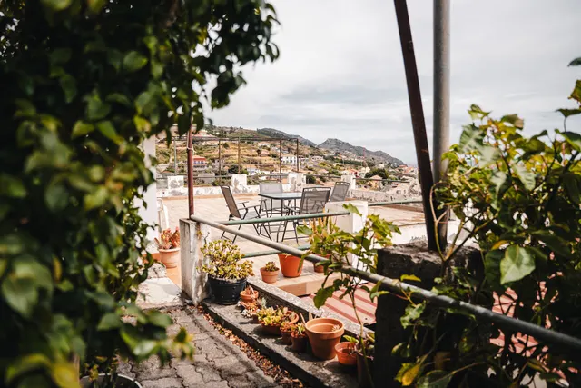 Ocean View Flat — photography by Martin Kozojed