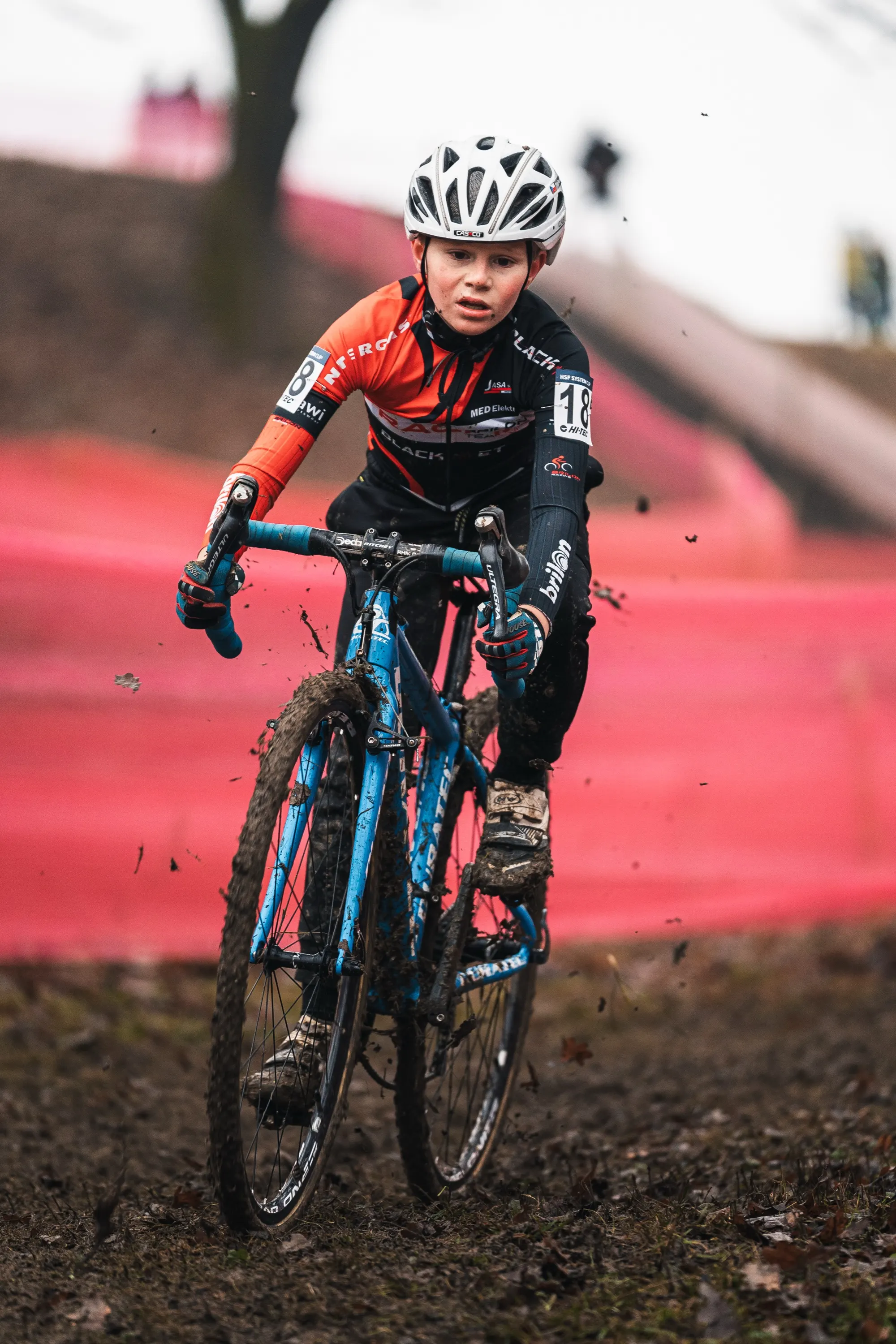 Cyclo Cross Chýnov — photography by Martin Kozojed