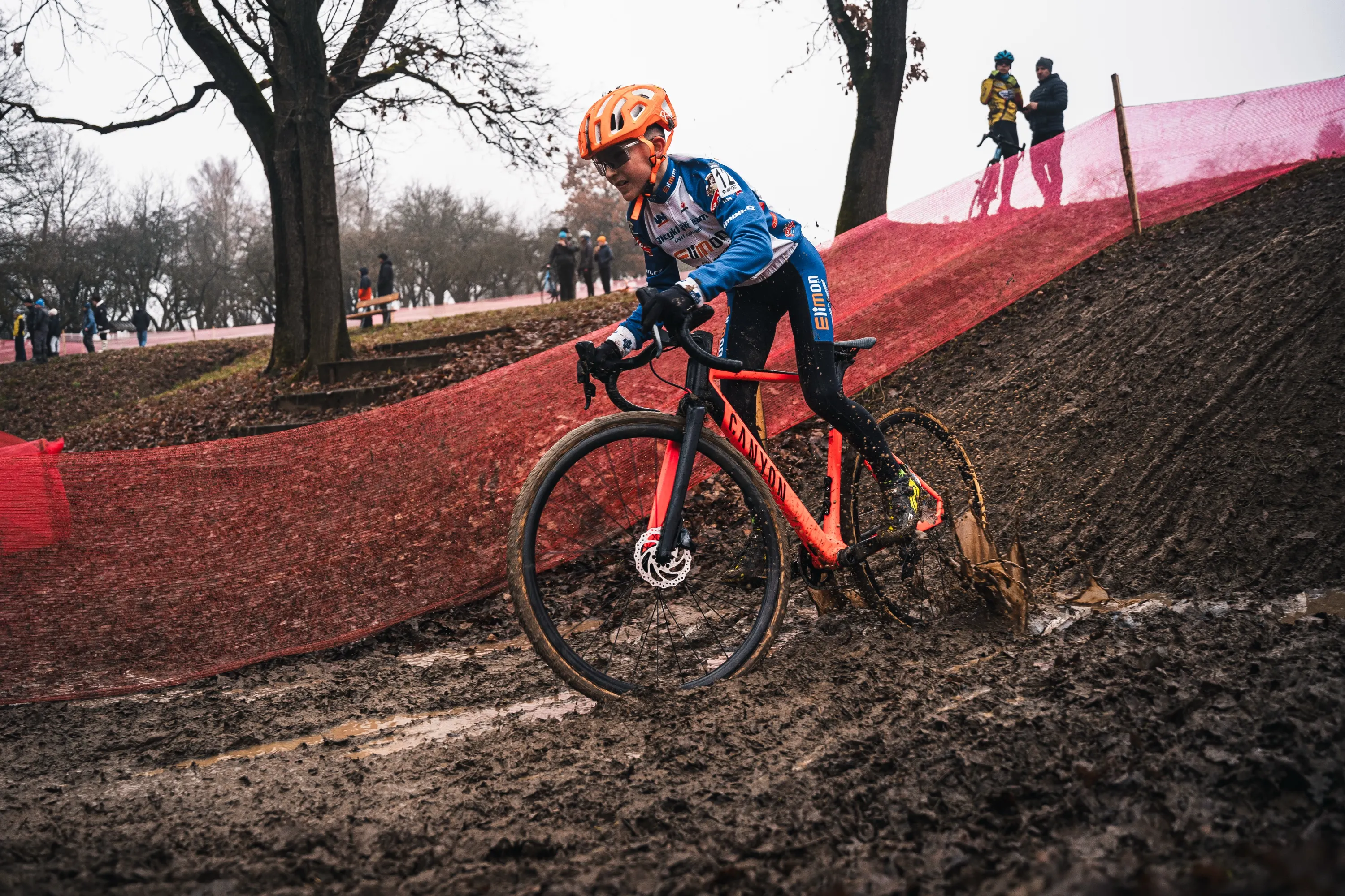 Cyclo Cross Chýnov — photography by Martin Kozojed