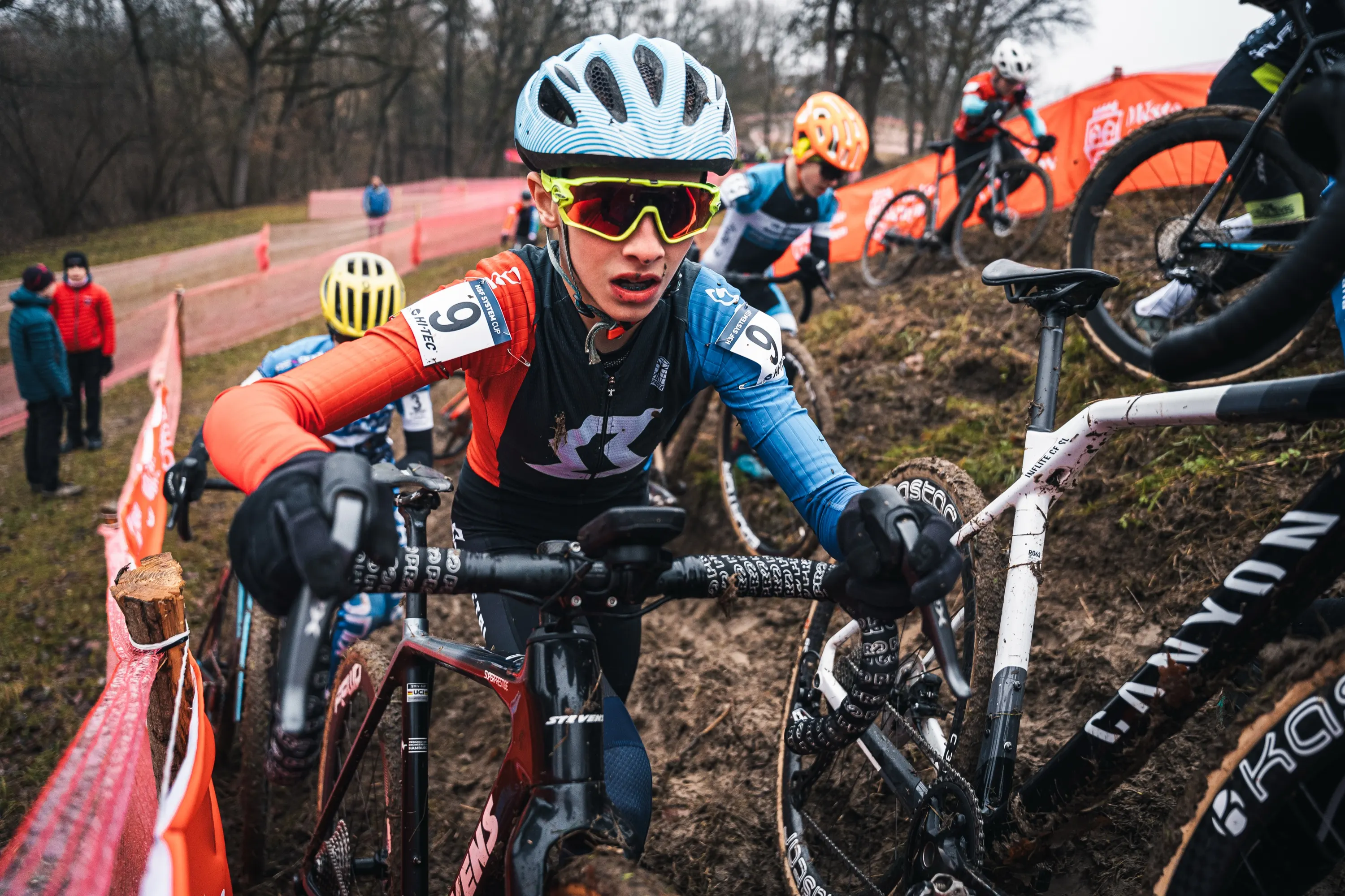 Cyclo Cross Chýnov — photography by Martin Kozojed