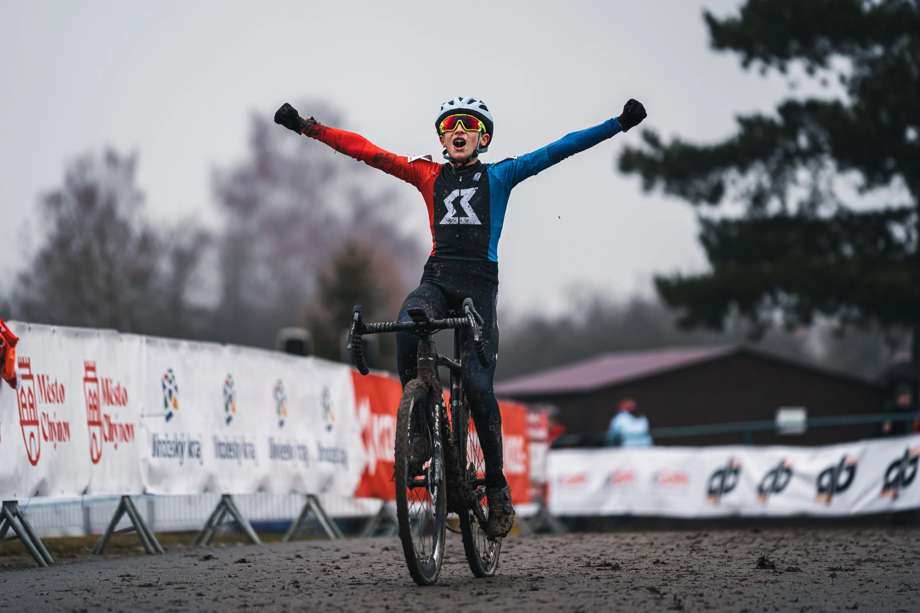 Cyclo Cross Chýnov — photography by Martin Kozojed