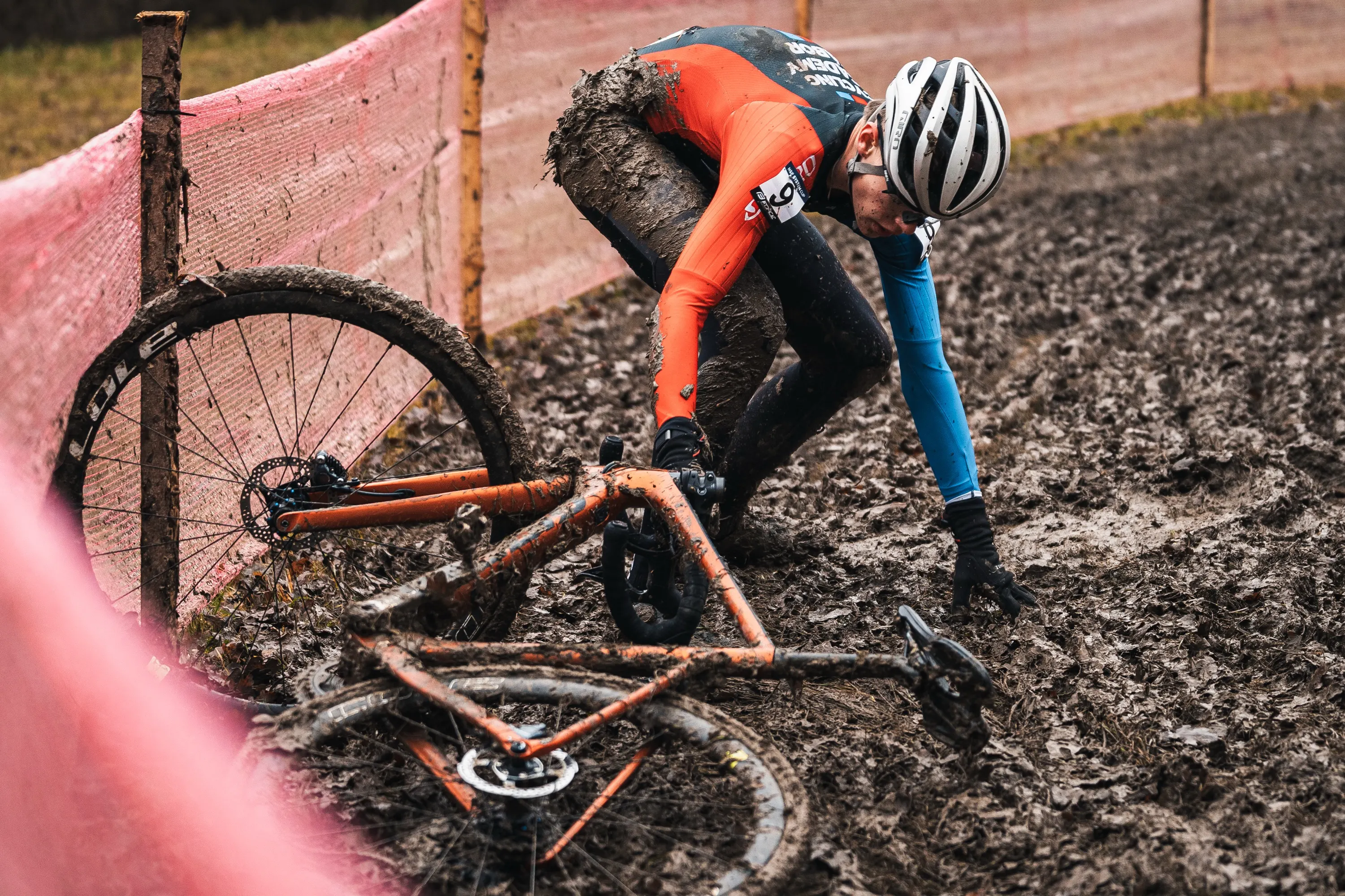 Cyclo Cross Chýnov — photography by Martin Kozojed