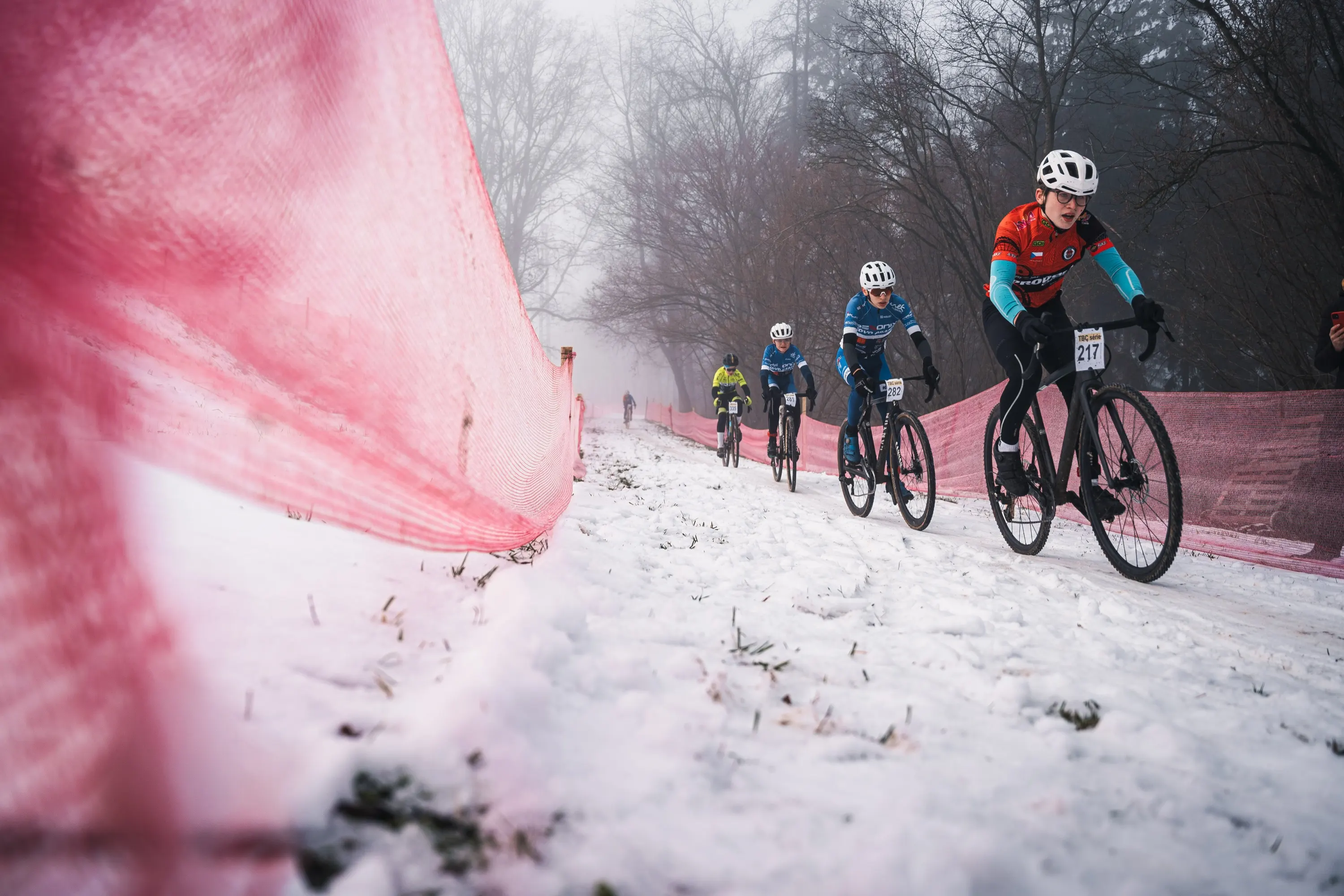 Cyclo Cross Chýnov — photography by Martin Kozojed
