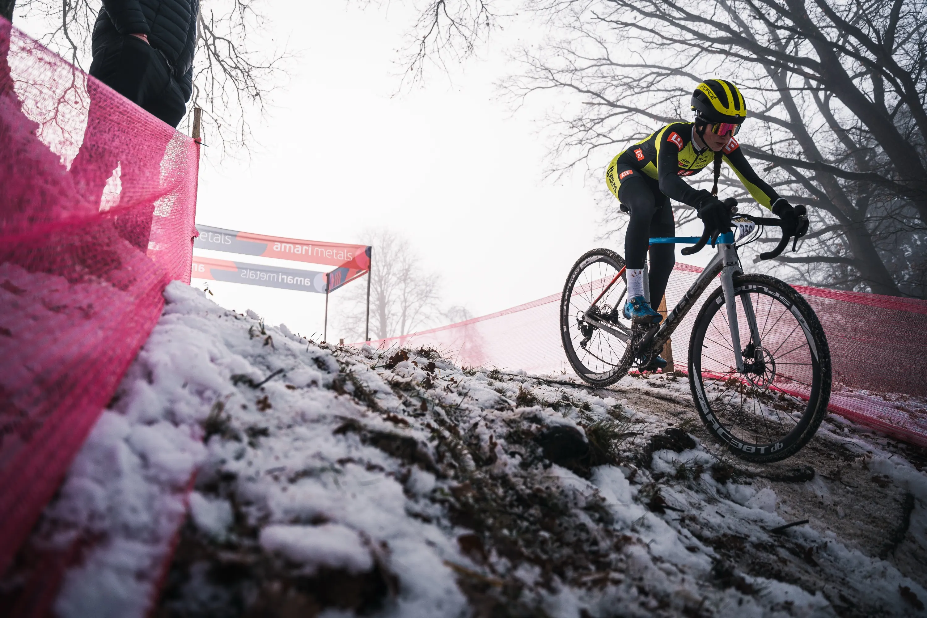 Cyclo Cross Chýnov — photography by Martin Kozojed