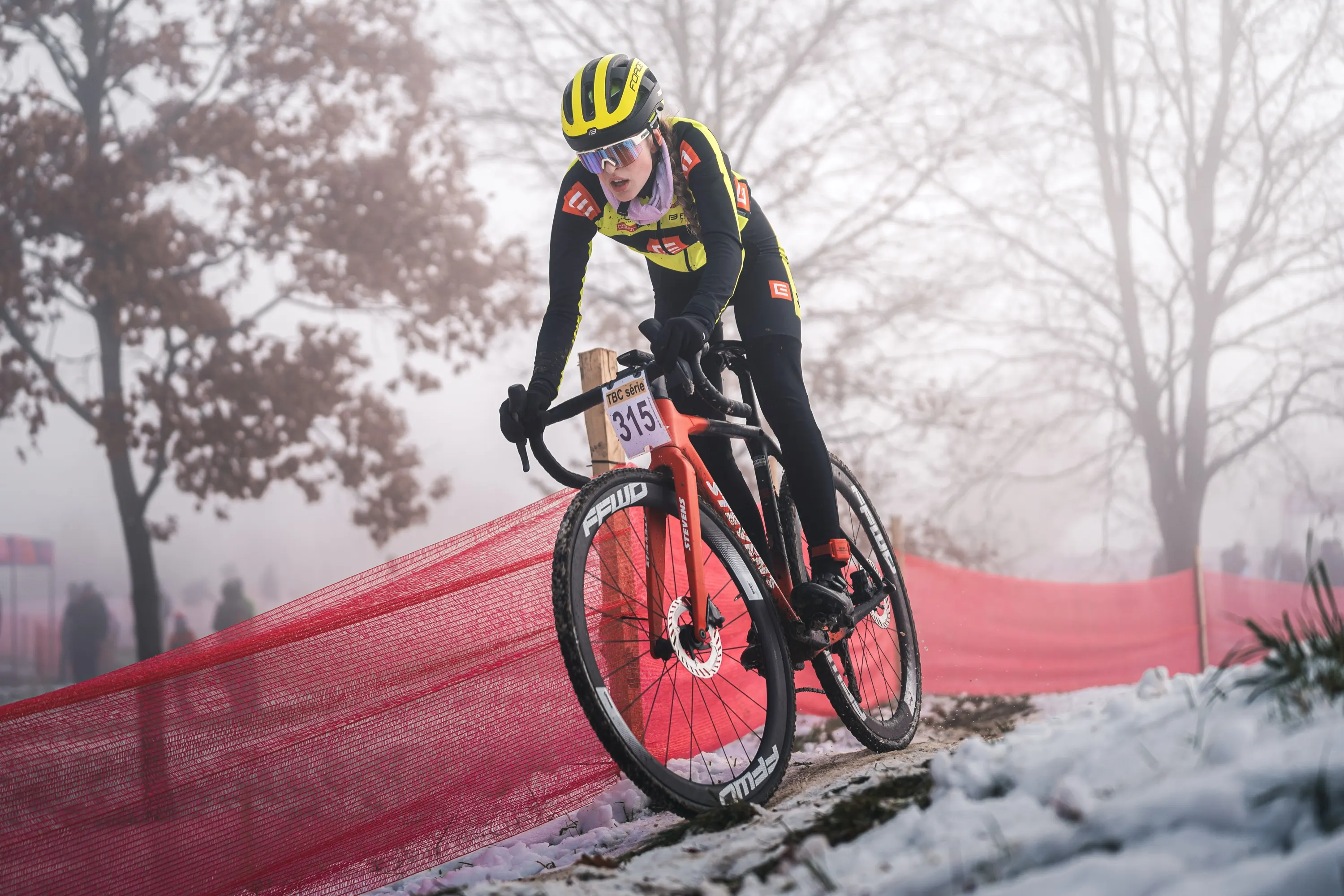 Cyclo Cross Chýnov — photography by Martin Kozojed