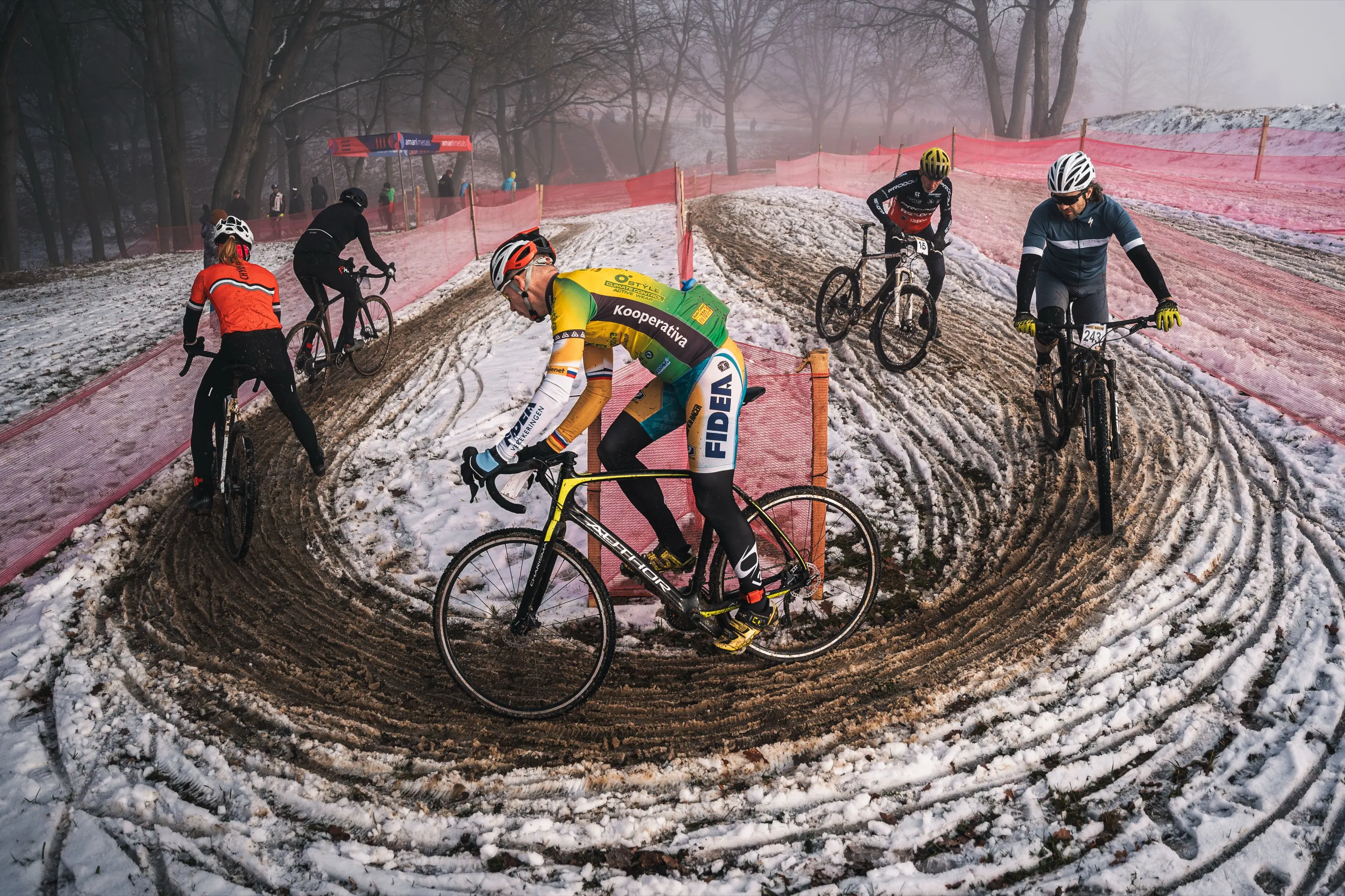Cyclo Cross Chýnov — photography by Martin Kozojed