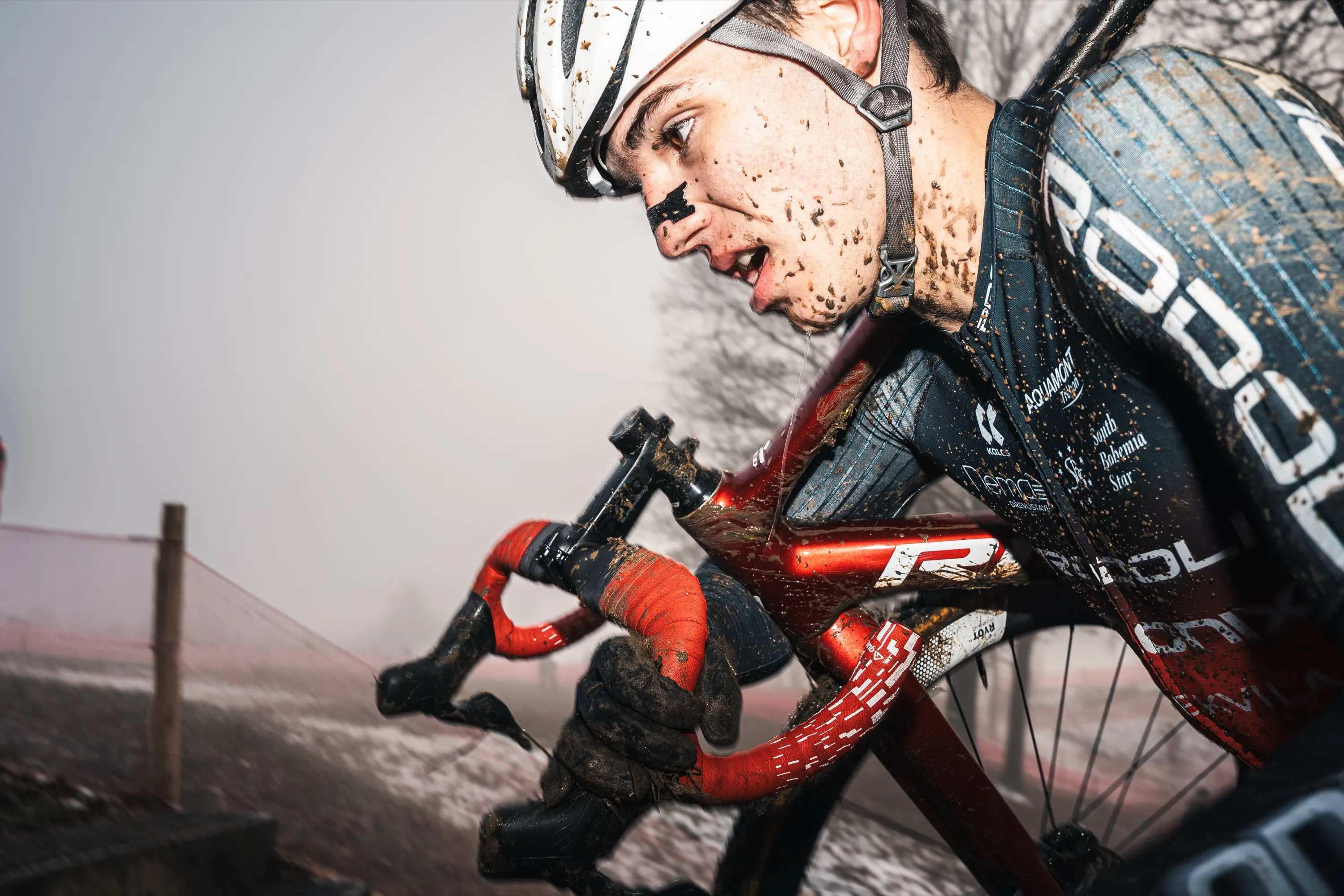 Cyclo Cross Chýnov — photography by Martin Kozojed